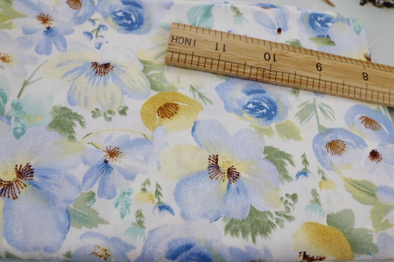 Delicate 50cmx50cm Fat Quarter Flower Dot cotton Bundle