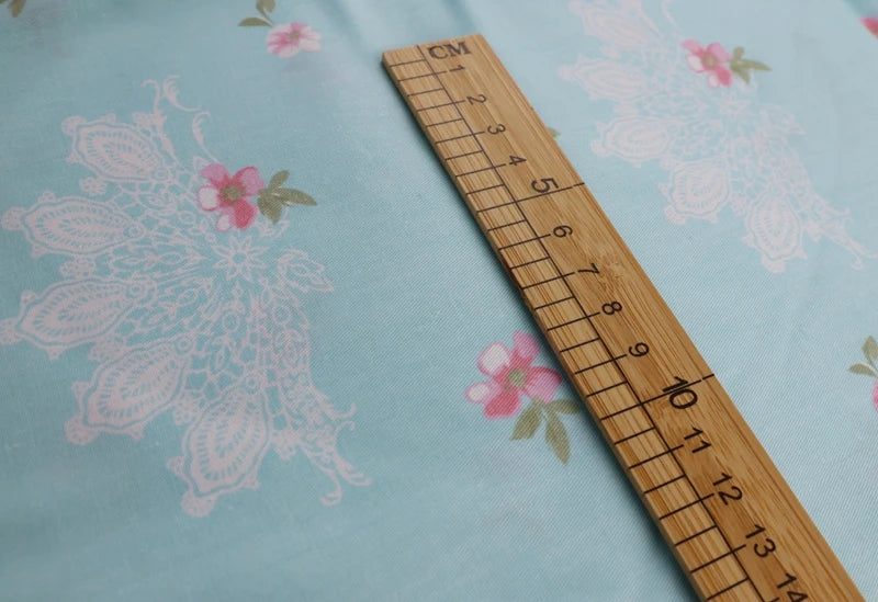 Delicate 50cmx50cm Fat Quarter Flower Dot cotton Bundle