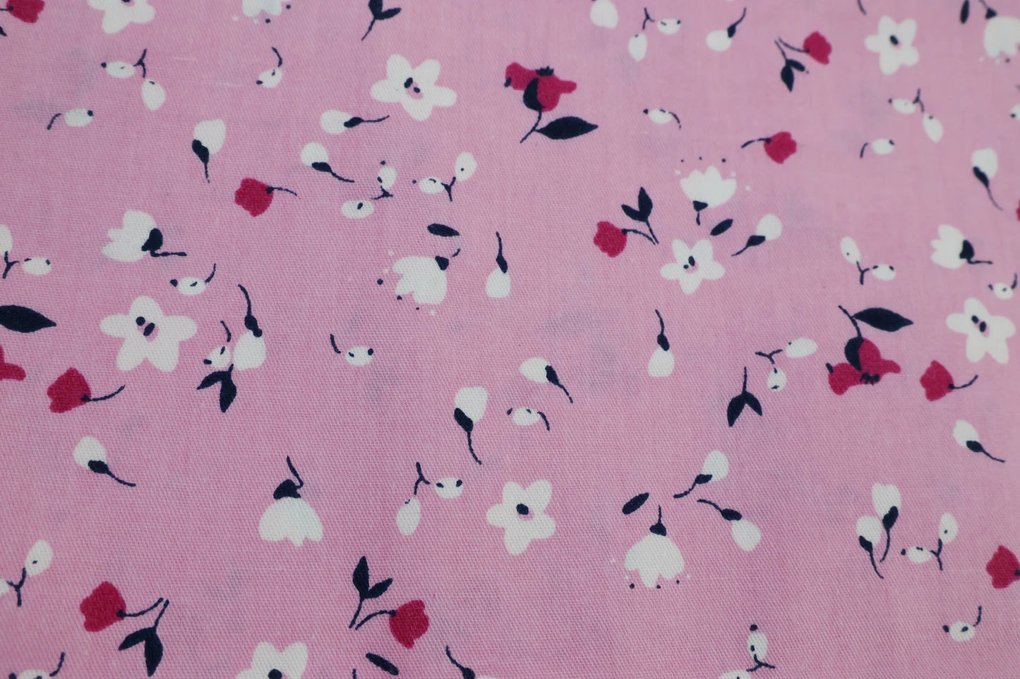 Delicate 50cmx50cm Fat Quarter Flower Dot cotton Bundle