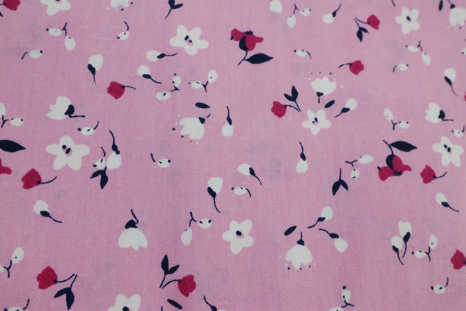 Delicate 50cmx50cm Fat Quarter Flower Dot cotton Bundle