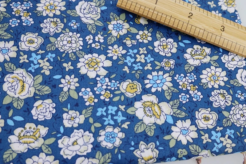 Delicate 50cmx50cm Fat Quarter Flower Dot cotton Bundle