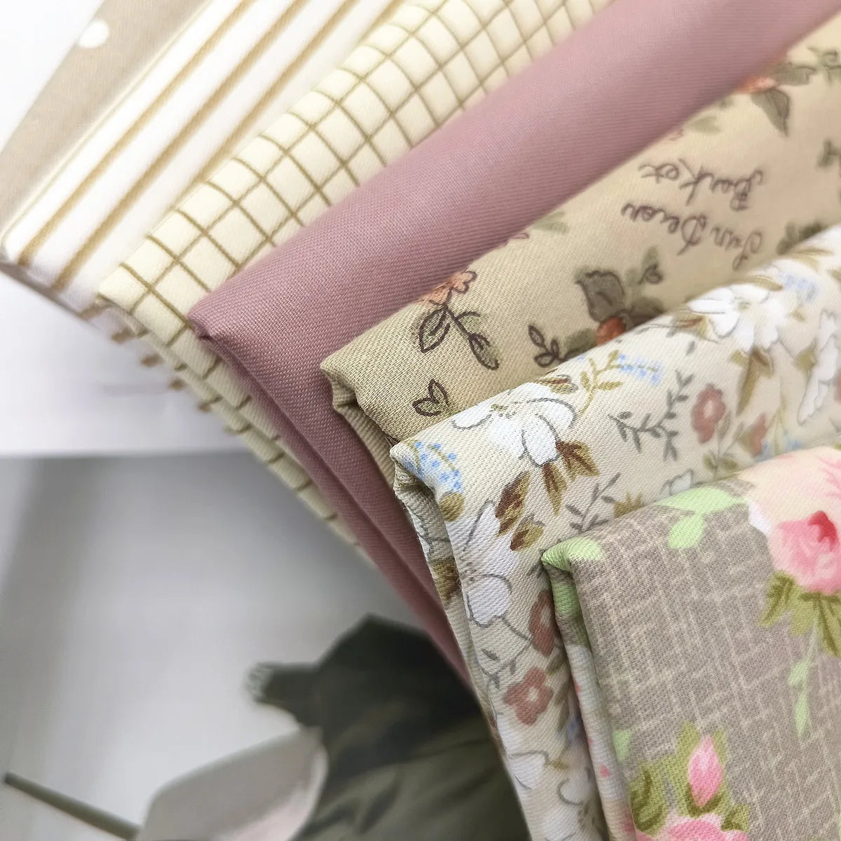 (25cm*20cm)7pcs Pink Floral Cotton Fabric Bundle