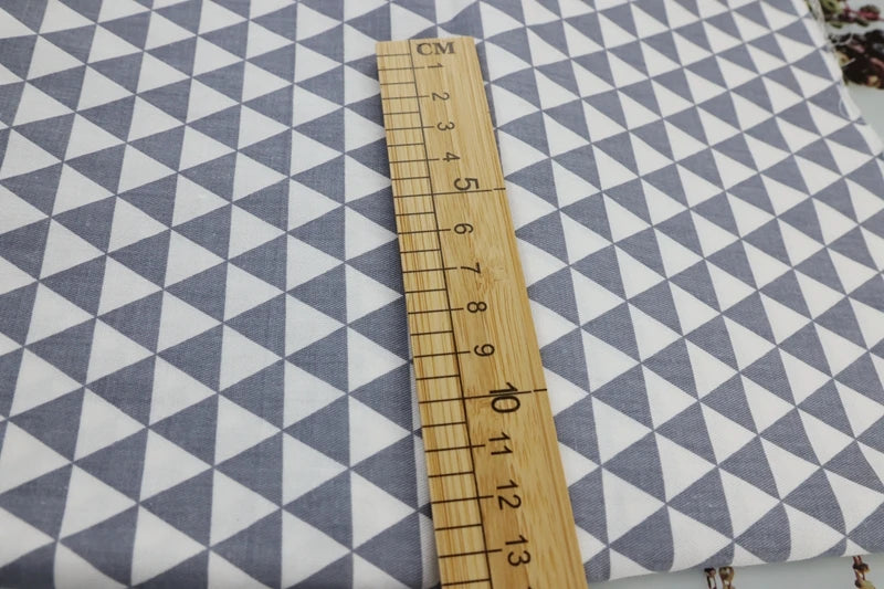 Delicate 50cmx50cm Fat Quarter Flower Dot cotton Bundle