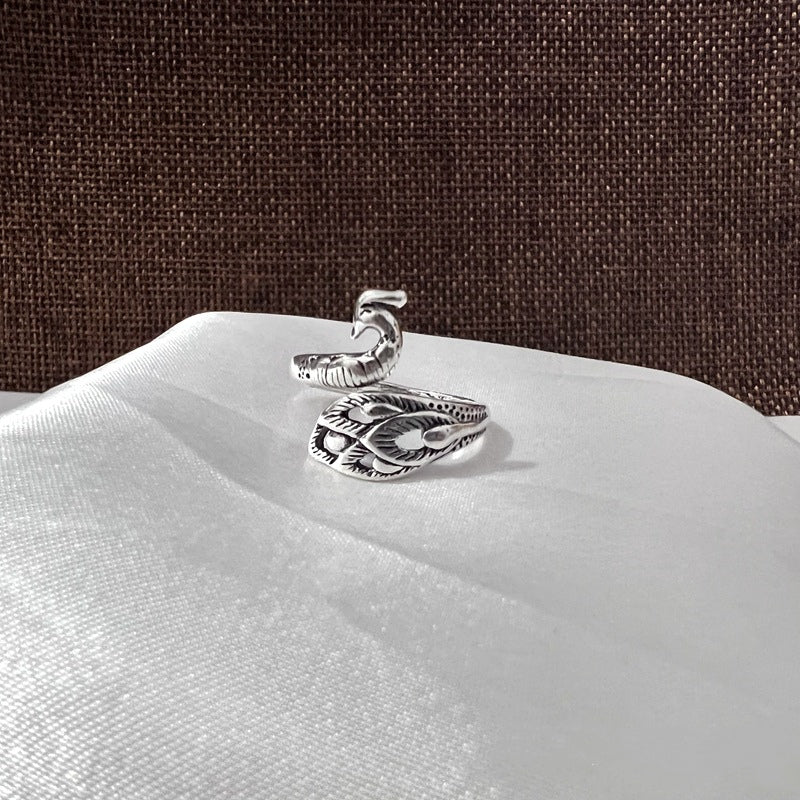 Creative Opening Knitting Ring